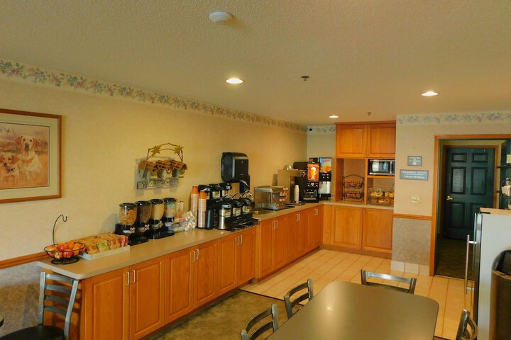 Breakfast/Coffee Service 40 of 44