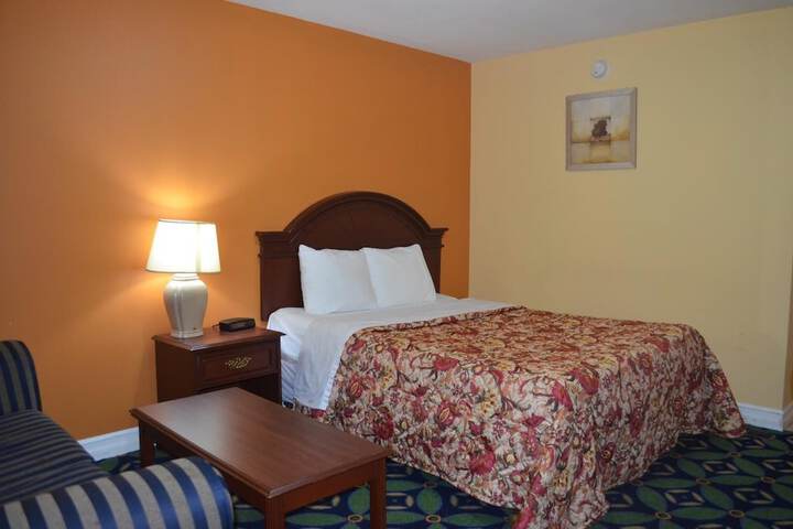 Room 11 of 24