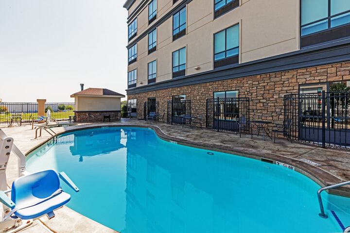 Pool 7 of 39
