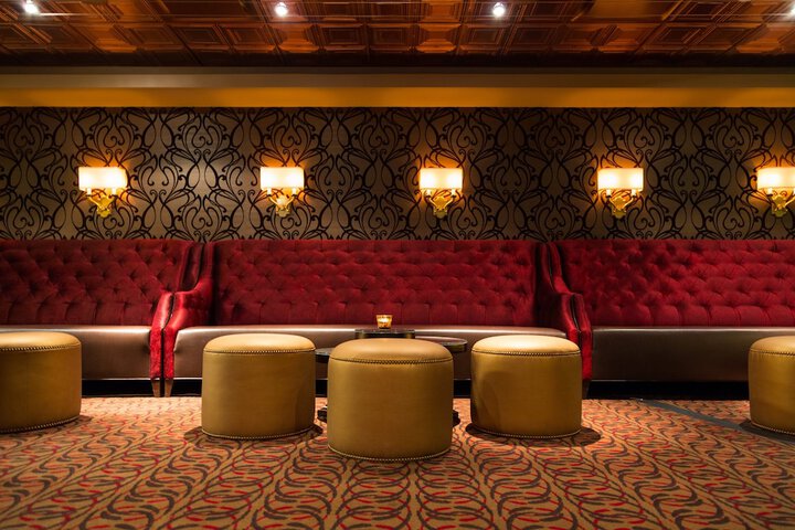 Lounge 113 of 134