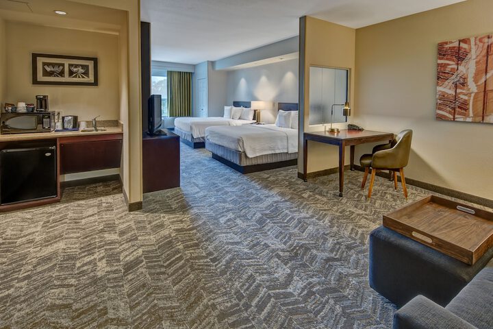 Room 17 of 27