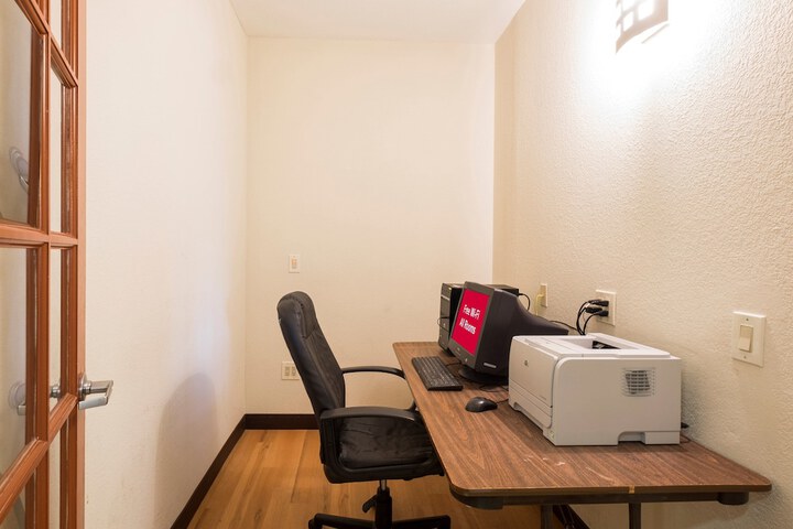 Business Center 43 of 43