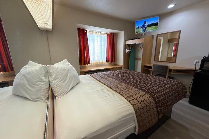 Americas Best Value Inn & Suites Ada