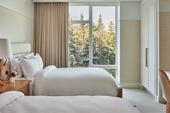 Goldener Hirsch Auberge Collection
