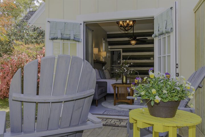 Clermont Bluffs B & B