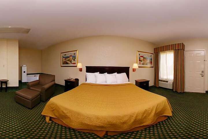 Room 17 of 34