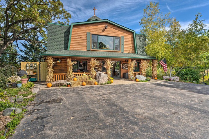 Cozy Wisconsin Studio 11 Mi to Lake Geneva!