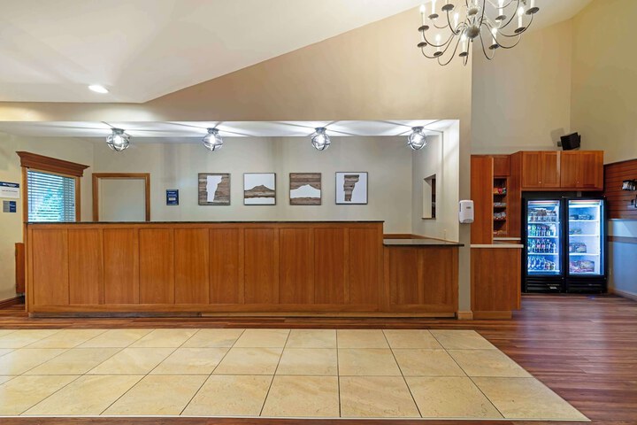 Best Western Plus Windjammer Inn & Conference Center