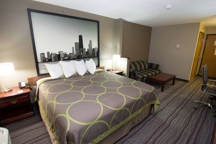Super 8 by Wyndham Chicago OHare Airport