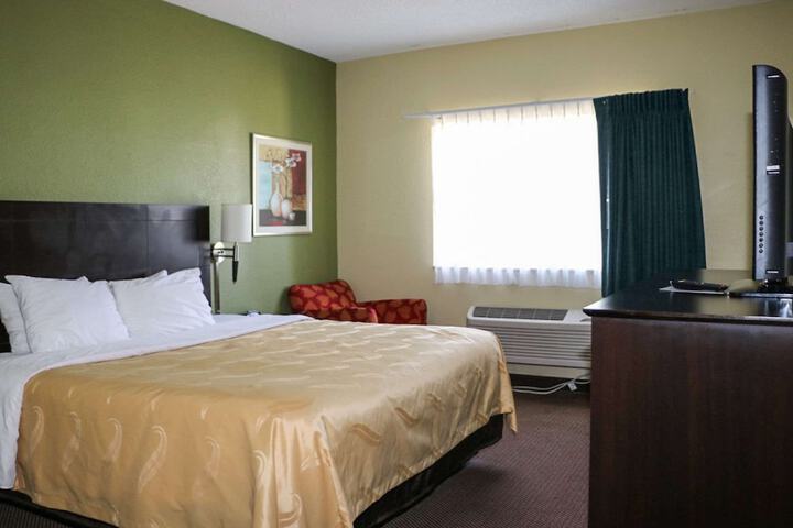 Room 17 of 32