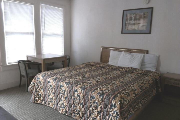 Room 7 of 14