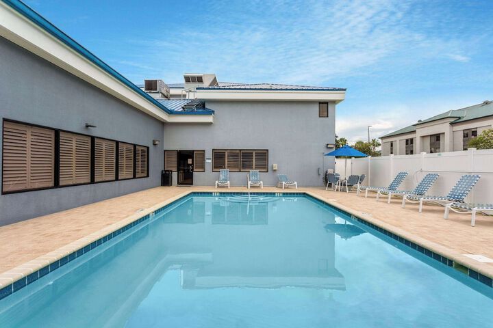 Pool 19 of 85