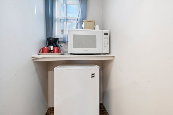 Room 9 of 48
