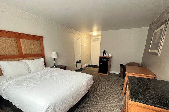 Room 29 of 38