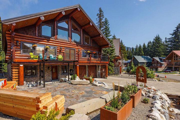 Luxury Family Cabin at Summit West