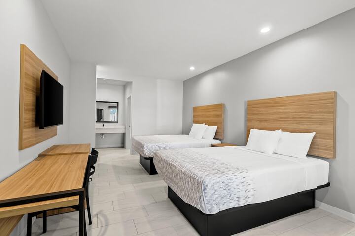 Americas Best Value Inn & Suites Tomball Grand Parkway