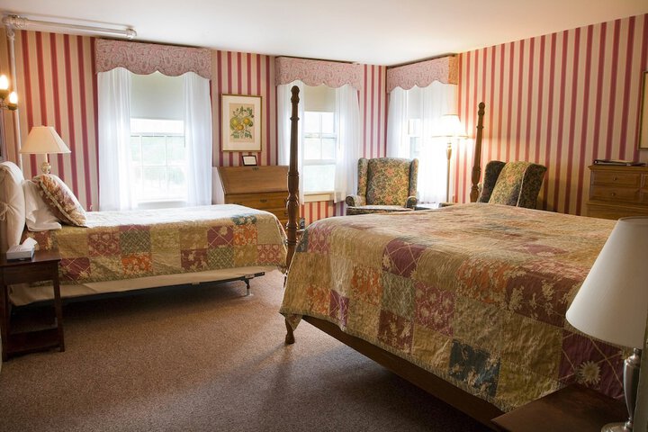 Room 24 of 104