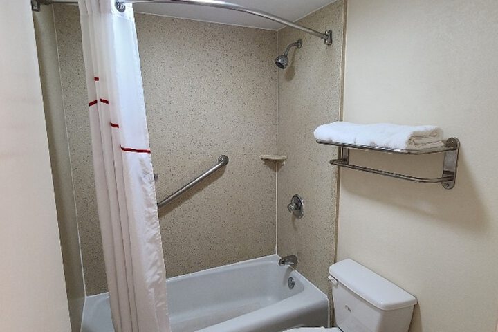 Room 13 of 18