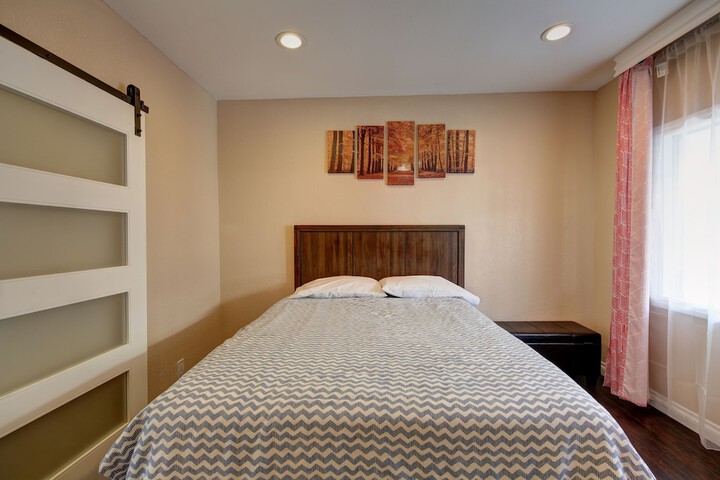 Room 10 of 38