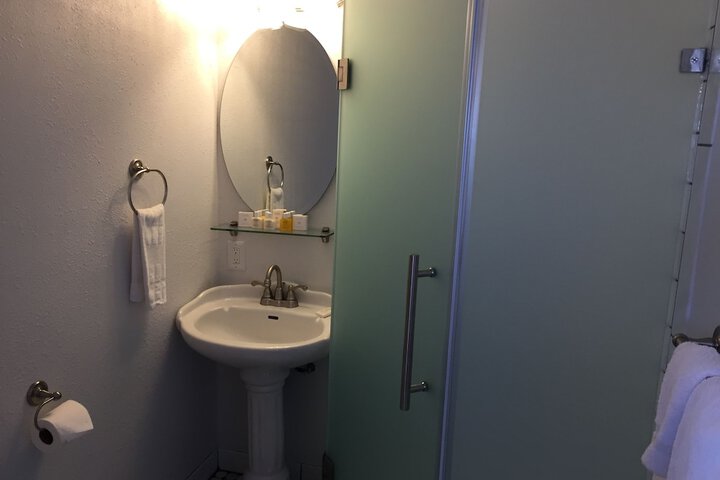 Room 141 of 162