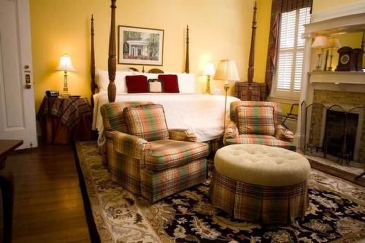 1842 Inn