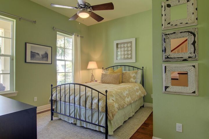 Room 15 of 36
