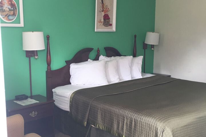 Room 10 of 37