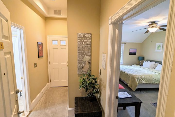 Room 22 of 191