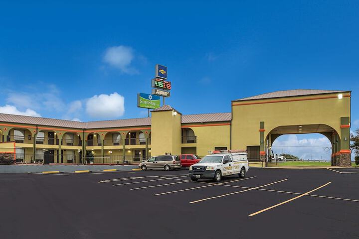 Hotel 2 of 47