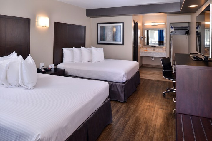 Room 8 of 18