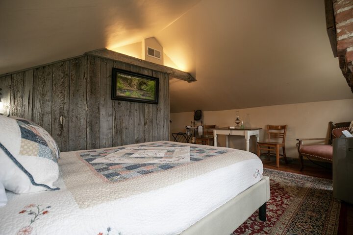 Room 11 of 29