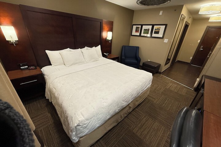 Giles Hotel Inn & Suites