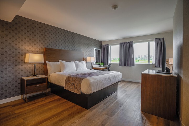 Monte Carlo Inn Oakville Suites