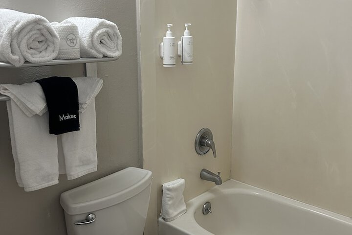 Room 25 of 34