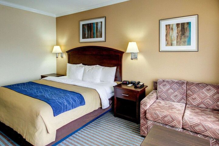 Room 10 of 29