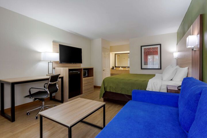 Room 26 of 61