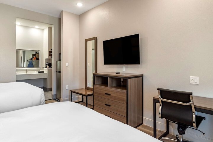 Room 22 of 50