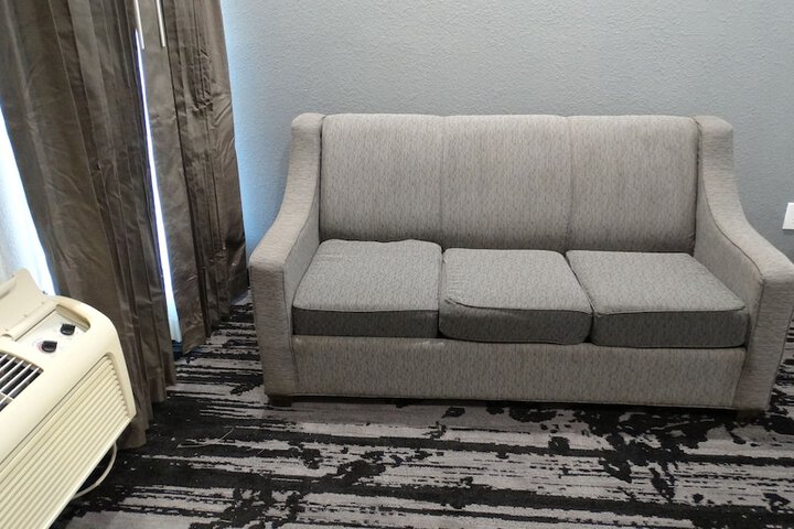 Room 12 of 16