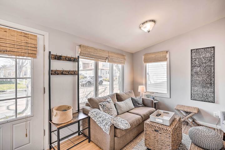 Bright Belmar Cottage Half Mi to Boardwalk!