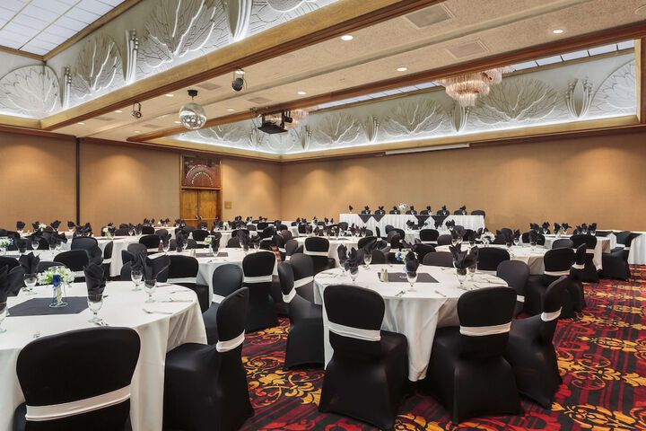 Maverick Hotel and Casino by Red Lion Hotels