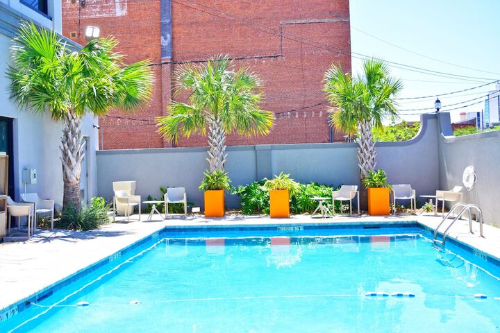 Holiday Inn Alexandria - Downtown by IHG
