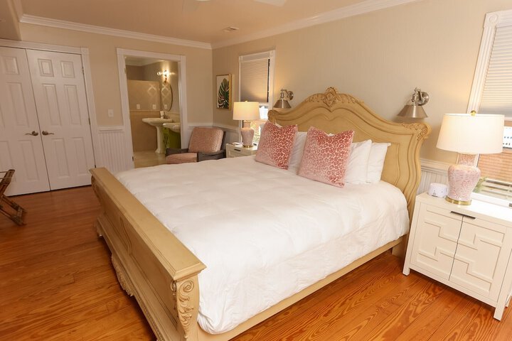 Room 45 of 114