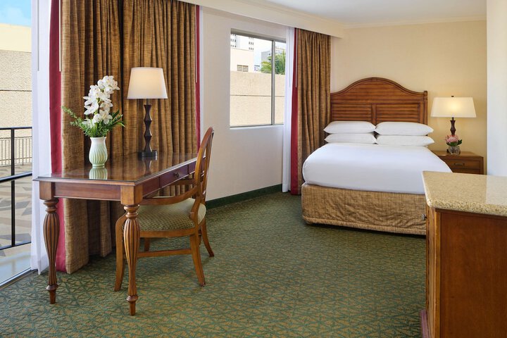 OUTRIGGER Waikiki Beach Resort