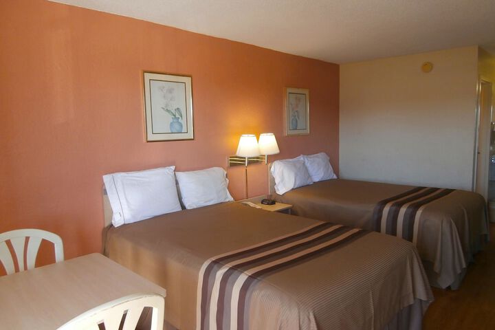 Room 8 of 13