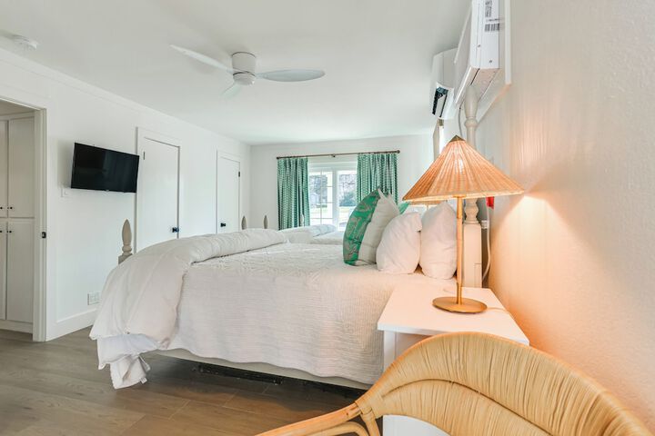 Walk to Lake Texoma: Kingston Retreat w / Deck!