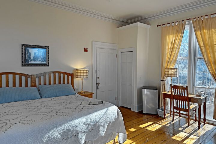 Room 22 of 46