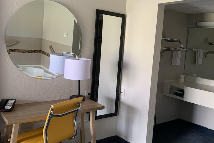Room 41 of 65
