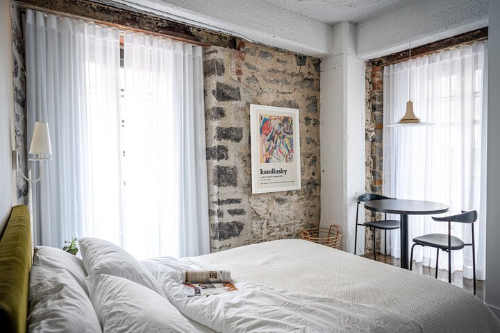 Room 43 of 142