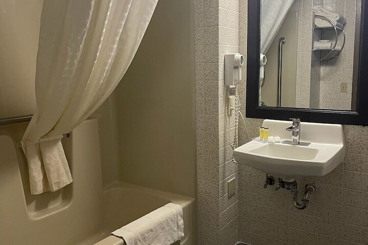 Room 38 of 60