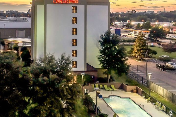 Hampton Inn & Suites Jackson-Coliseum